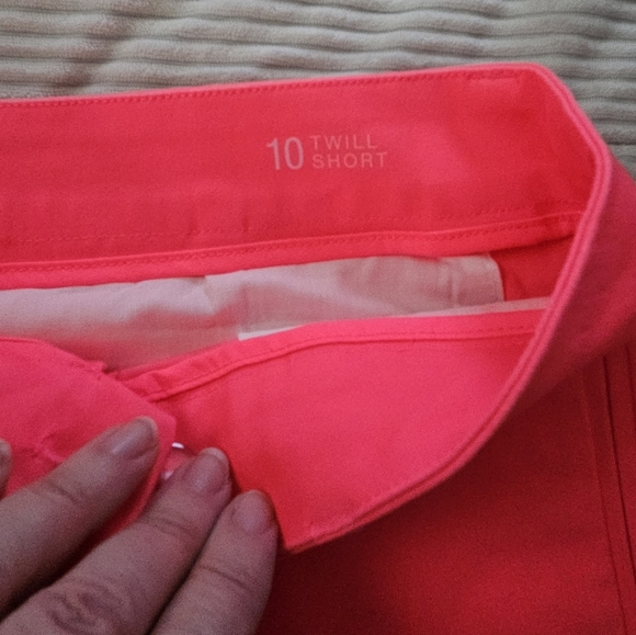 a.n.a Women's Bright Pink Twill Shorts Size 10 - Picture 5 of 8